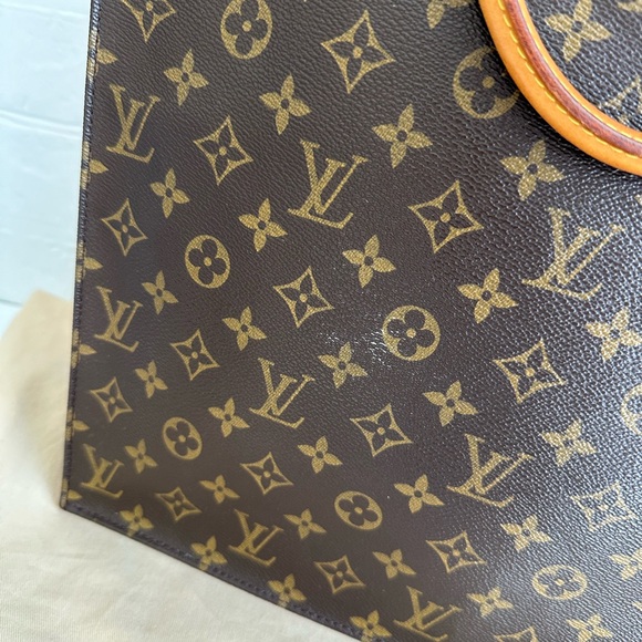 ❤️‍🔥Authentic LV sac plat in GM size❤️‍🔥 - Picture 7 of 17